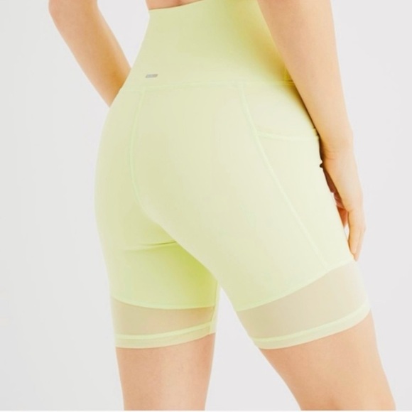 Aerie Chill. Play. Move. Citron Yellow Women’s Biker Mesh Shorts, Size Medium - Picture 8 of 8